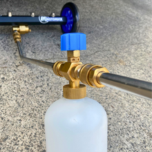 Load image into Gallery viewer, Soap Applicator and Dilution Bottle for Under Vehicle Cleaner