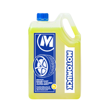 Load image into Gallery viewer, Christmas - Buy a  Wheelmuck+ 5 Litre  and get a Motomuck Squirter + Wheel brush FREE
